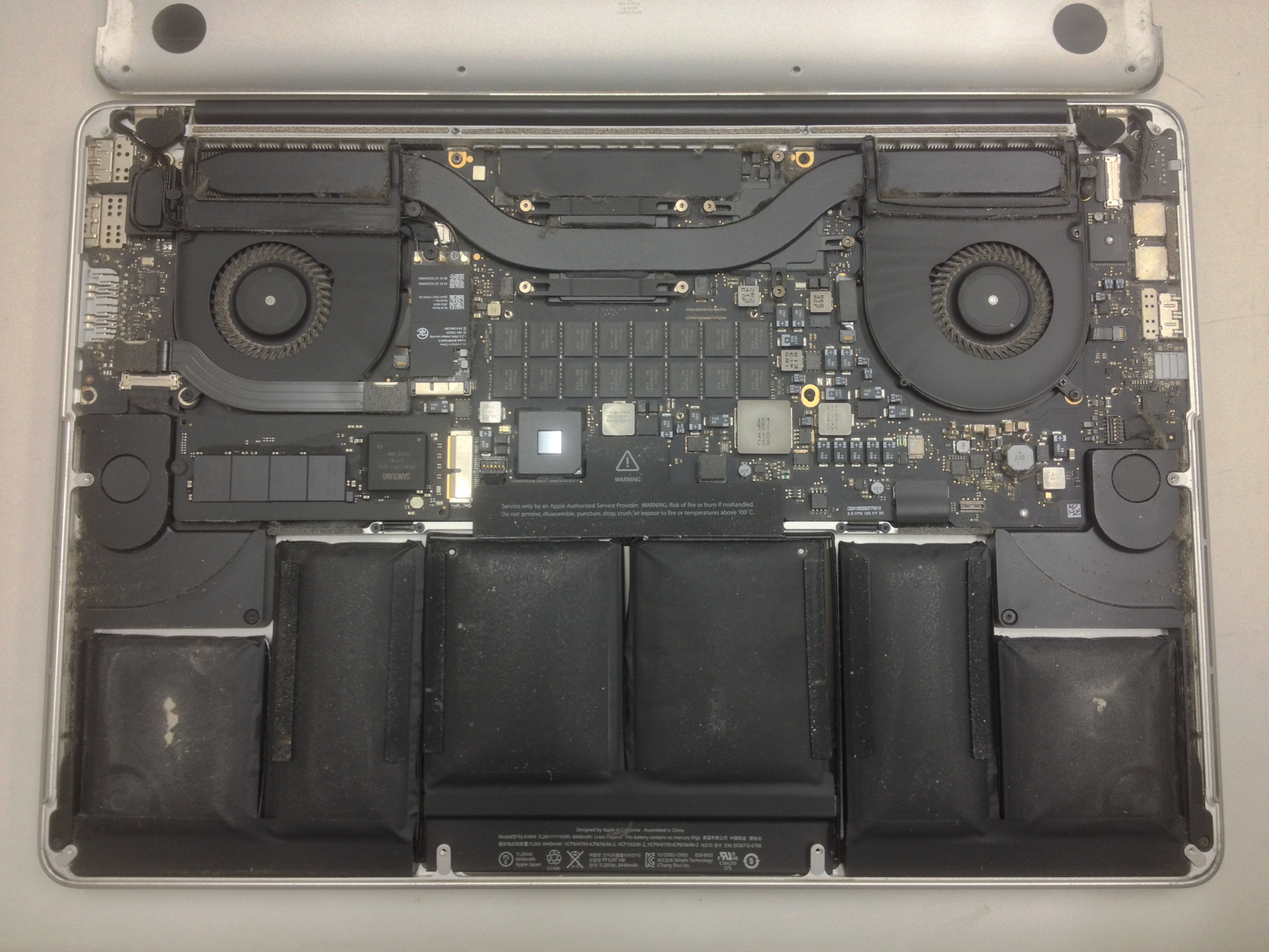 A1398 MacBook Pro (Retina, 15-inch, Late 2013) バッテリー交換